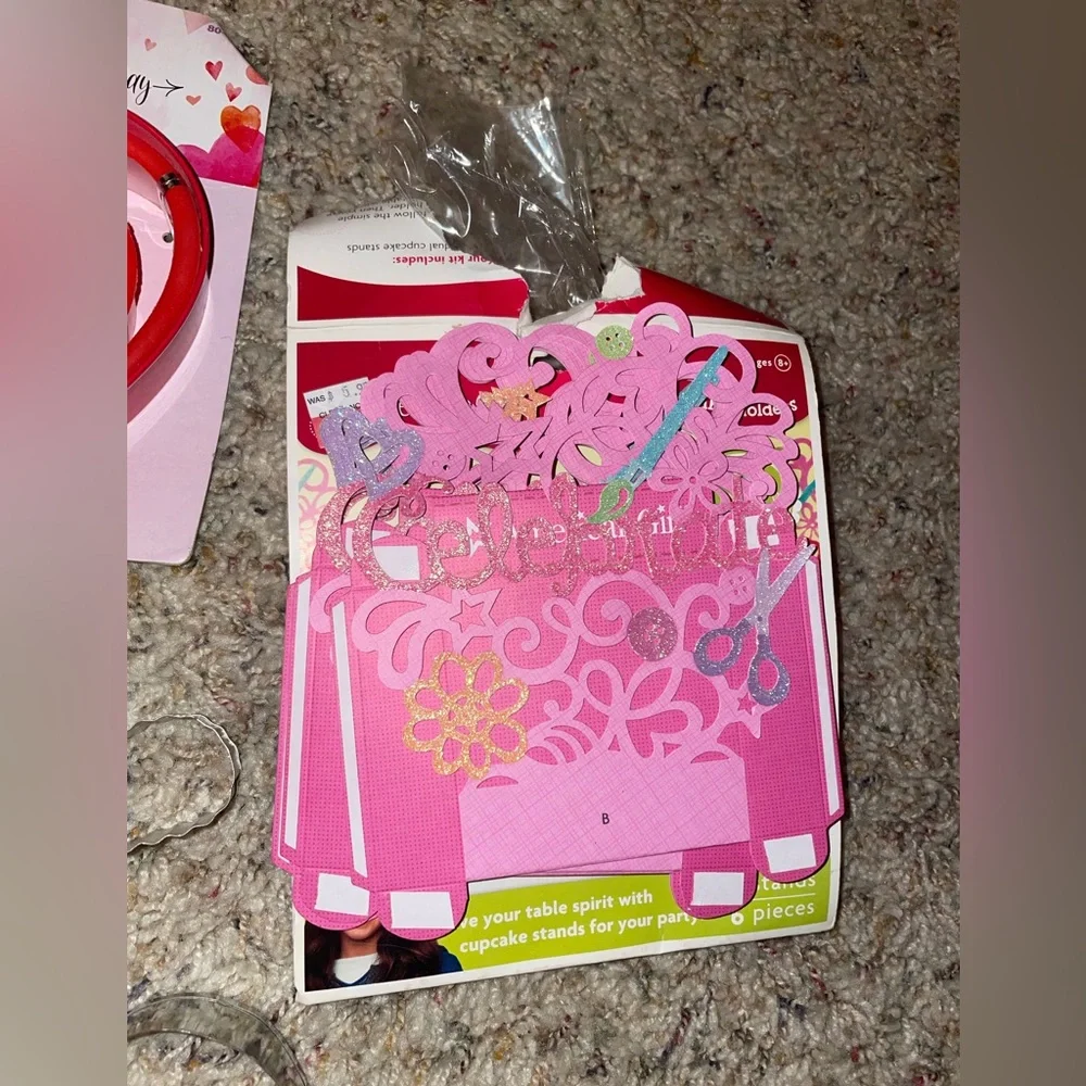 17 piece cute hearts ♥️ bakeware cookie cutting cupcake bundle set